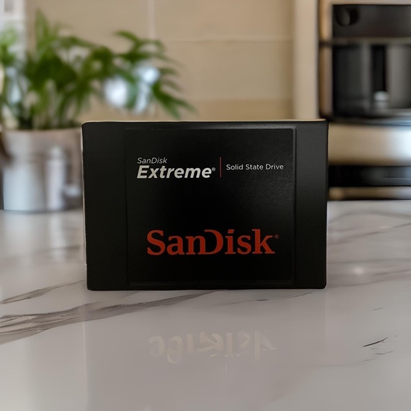 SanDisk 120GB Extreme SSD - Picture 1 of 2